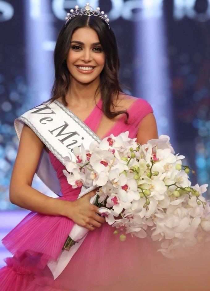 ملكة جمال لبنان ياسمينة زيتون